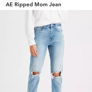 AE Ripped Mom Jean
